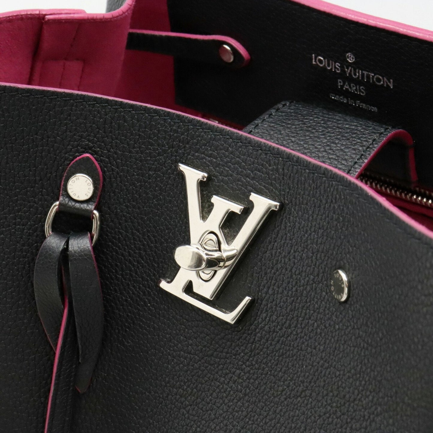 Louis Vuitton Lockme Bucket Leather Shoulder Bag ()