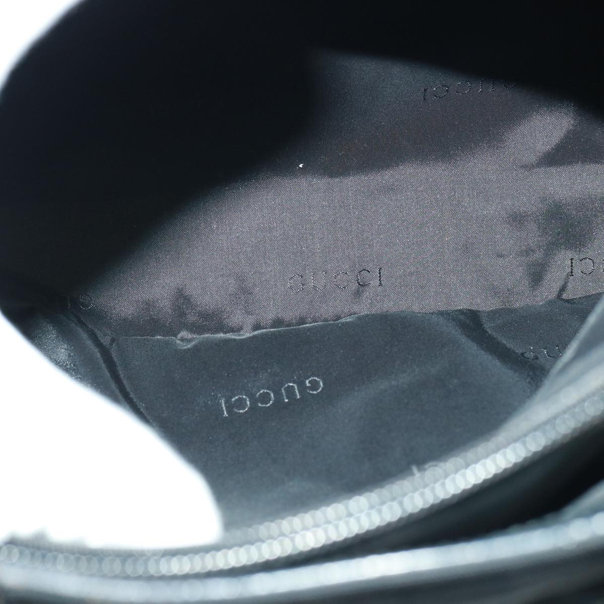 Gucci -- Black Synthetic Handbag ()