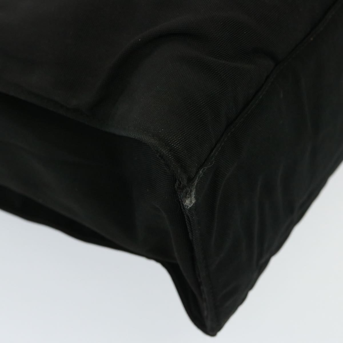 Gucci -- Black Synthetic Handbag ()