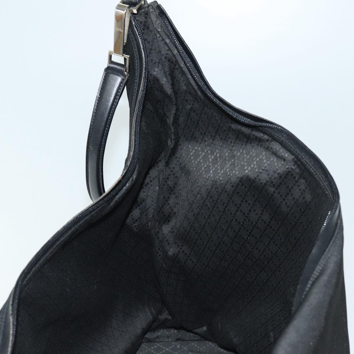 Gucci -- Black Synthetic Shoulder Bag ()