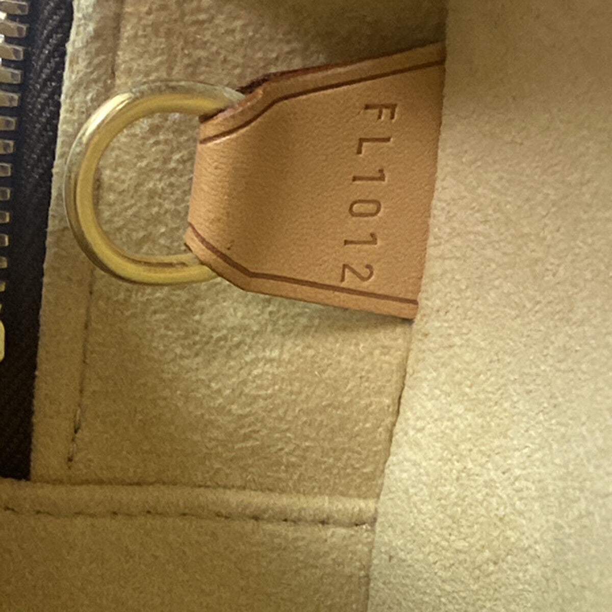 Louis Vuitton Cité  Canvas Shoulder Bag ()