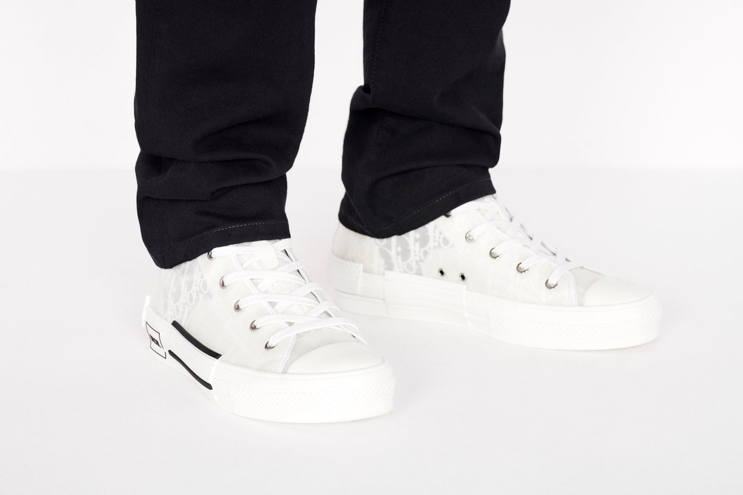 B23 High-Top Sneaker • White Dior Oblique Canvas
