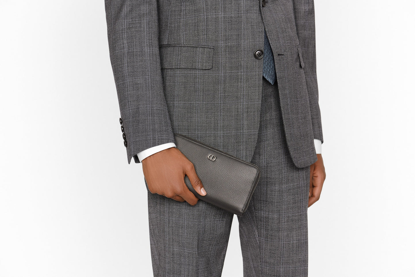 Zipped Long Wallet • Black Grained Calfskin with 'CD Icon' Signature