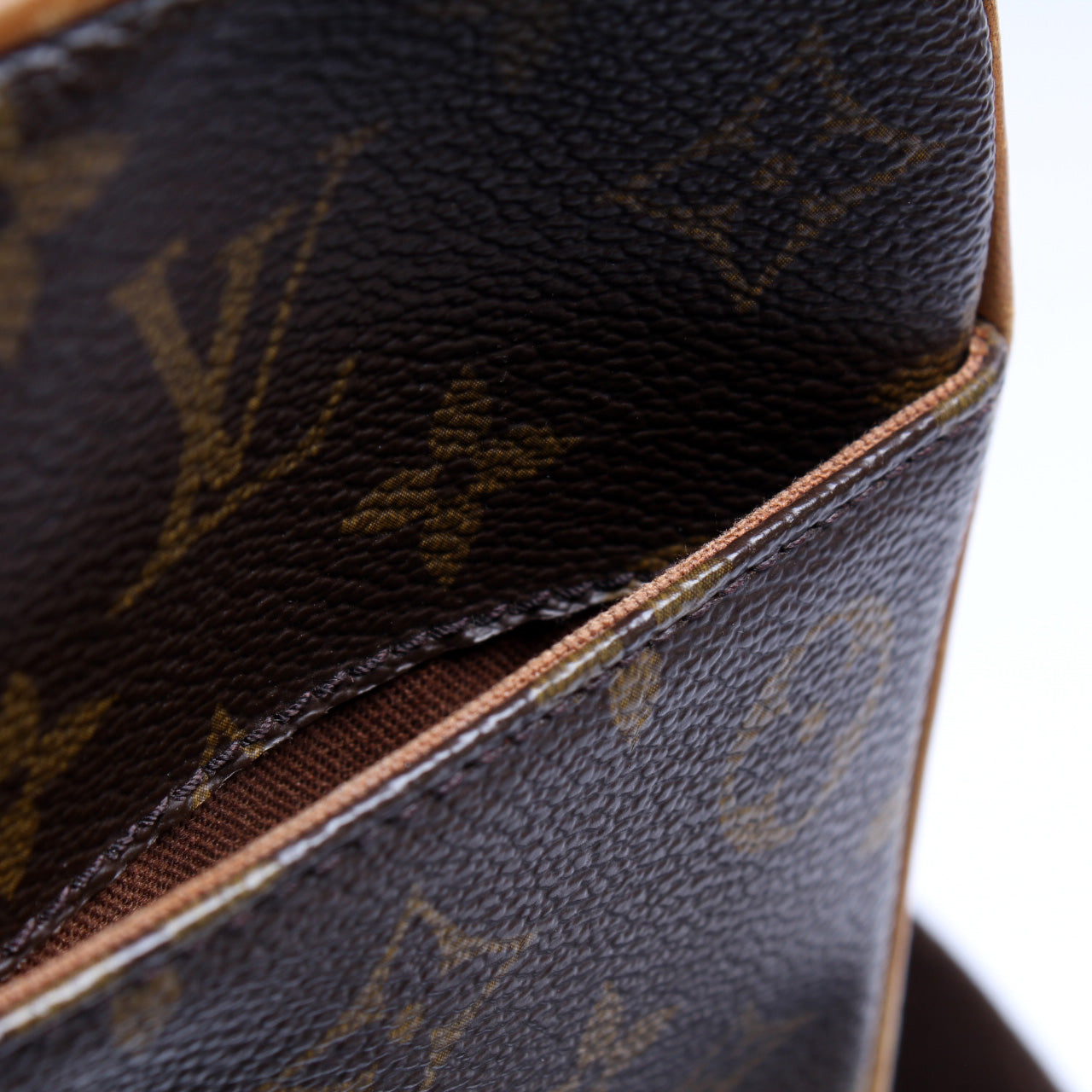 Pochette Gange Monogram
