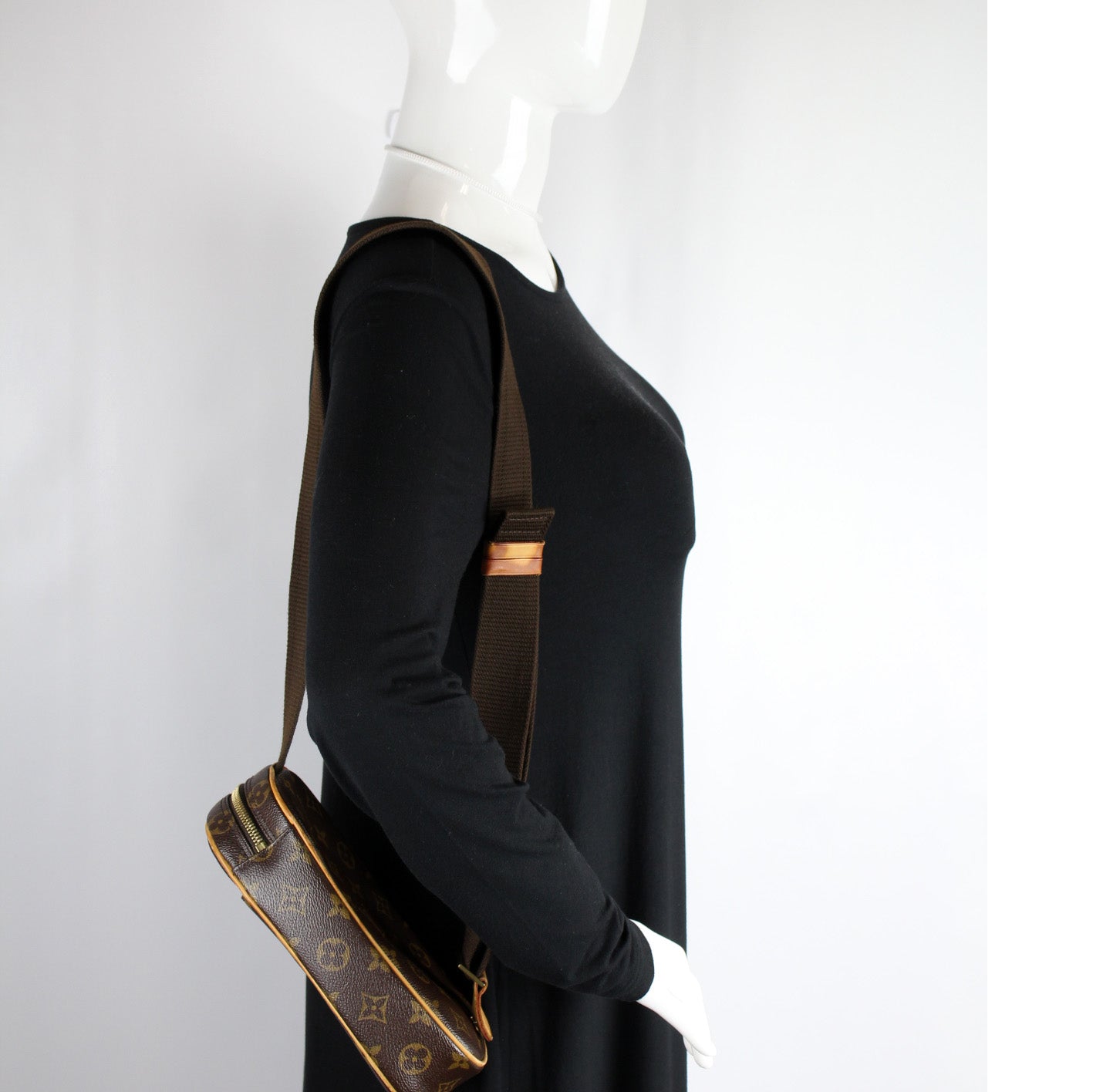 Pochette Gange Monogram