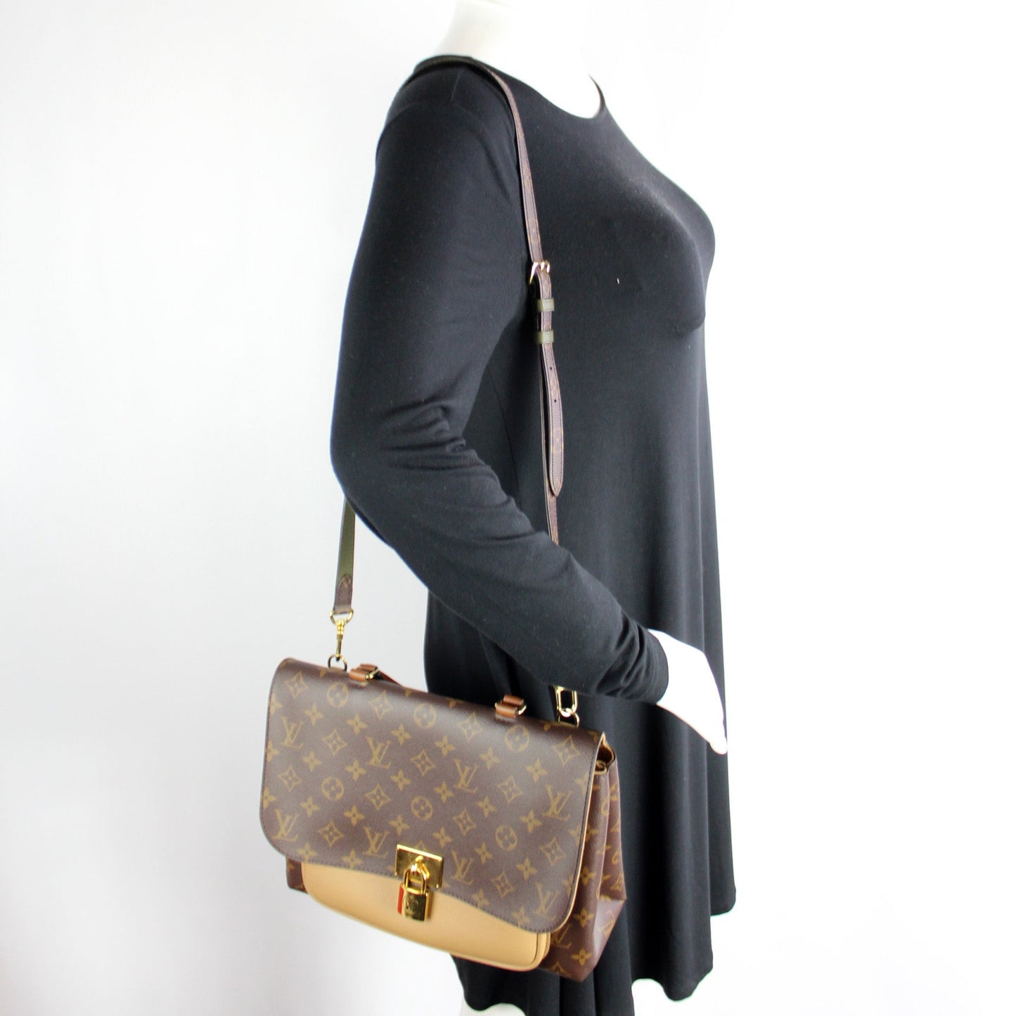 Marignan Messenger Monogram