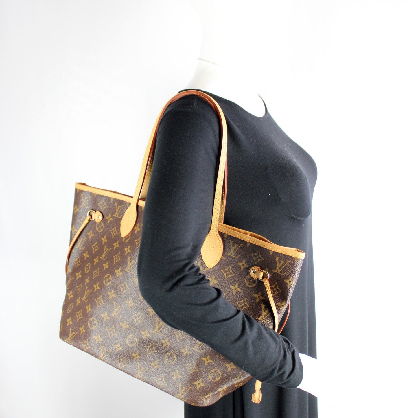 Neverfull MM Monogram