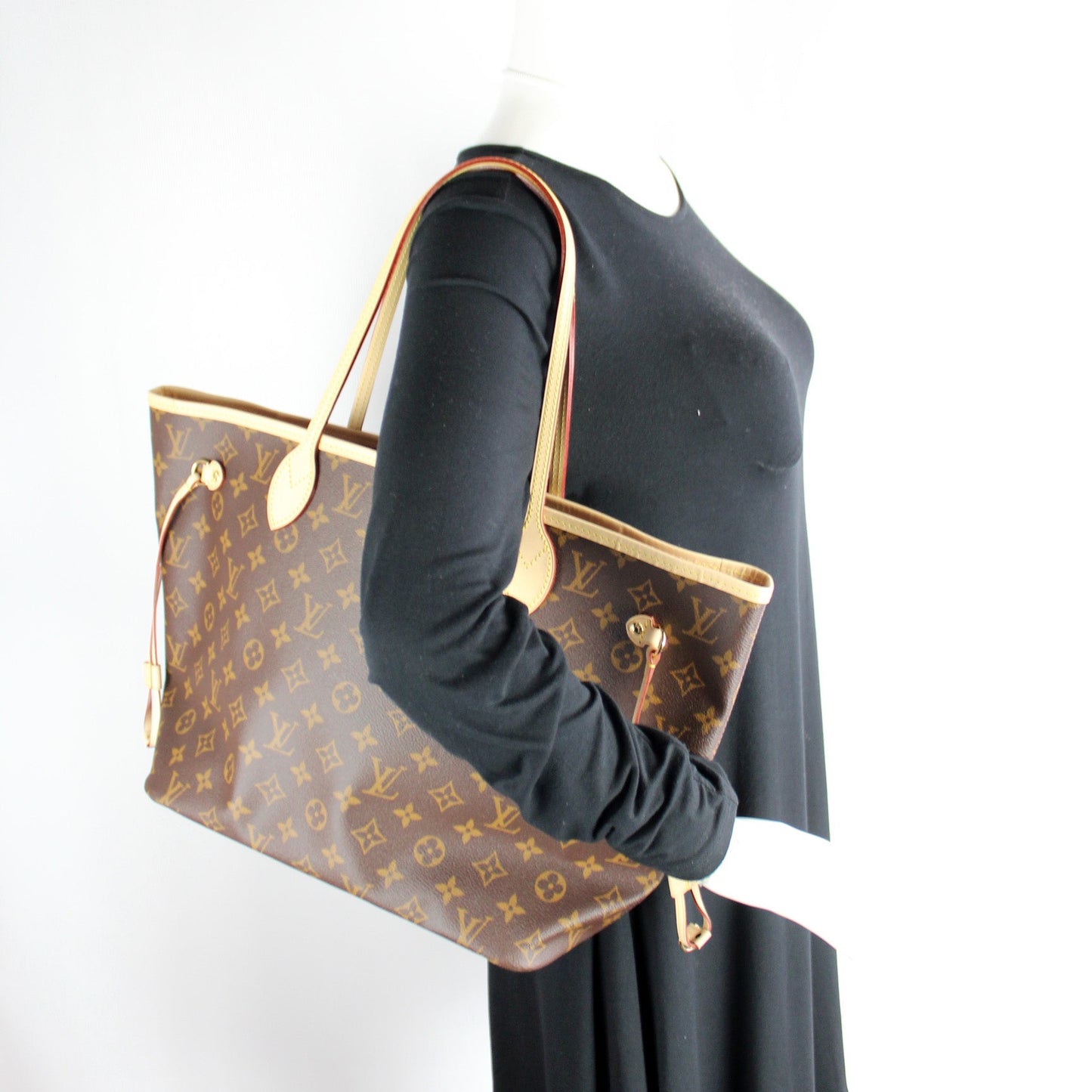 Neverfull MM Monogram