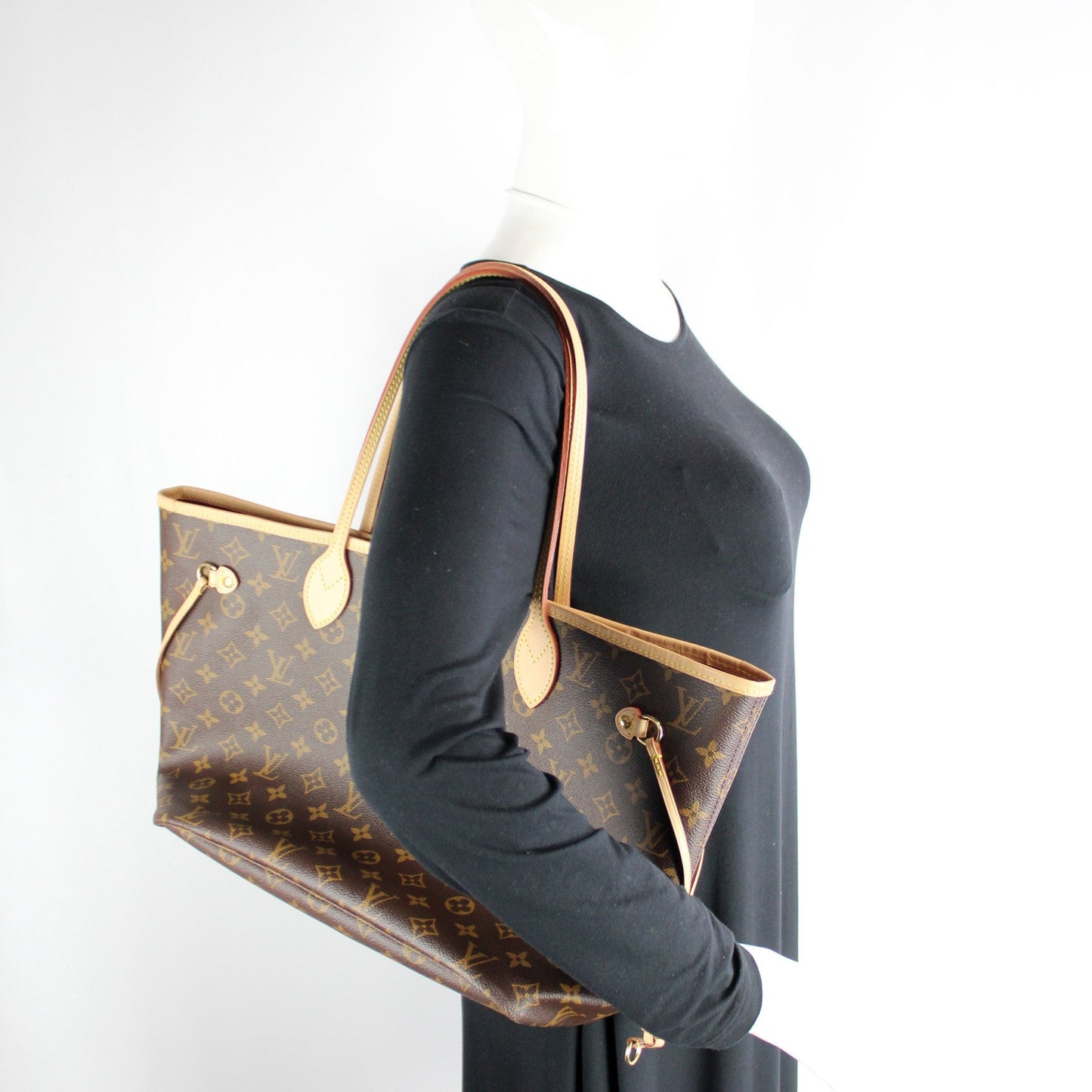 Neverfull MM W/ Wallet Monogram