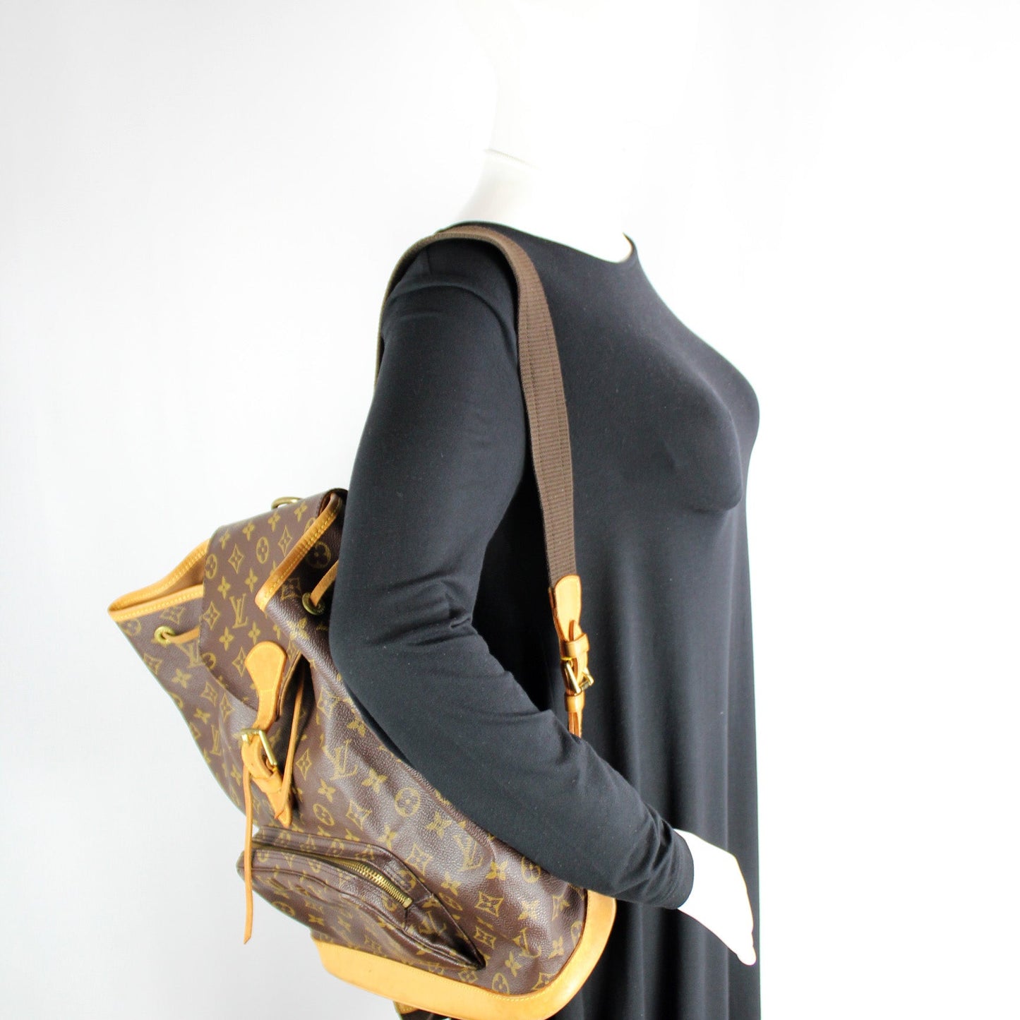 Montsouris GM Monogram