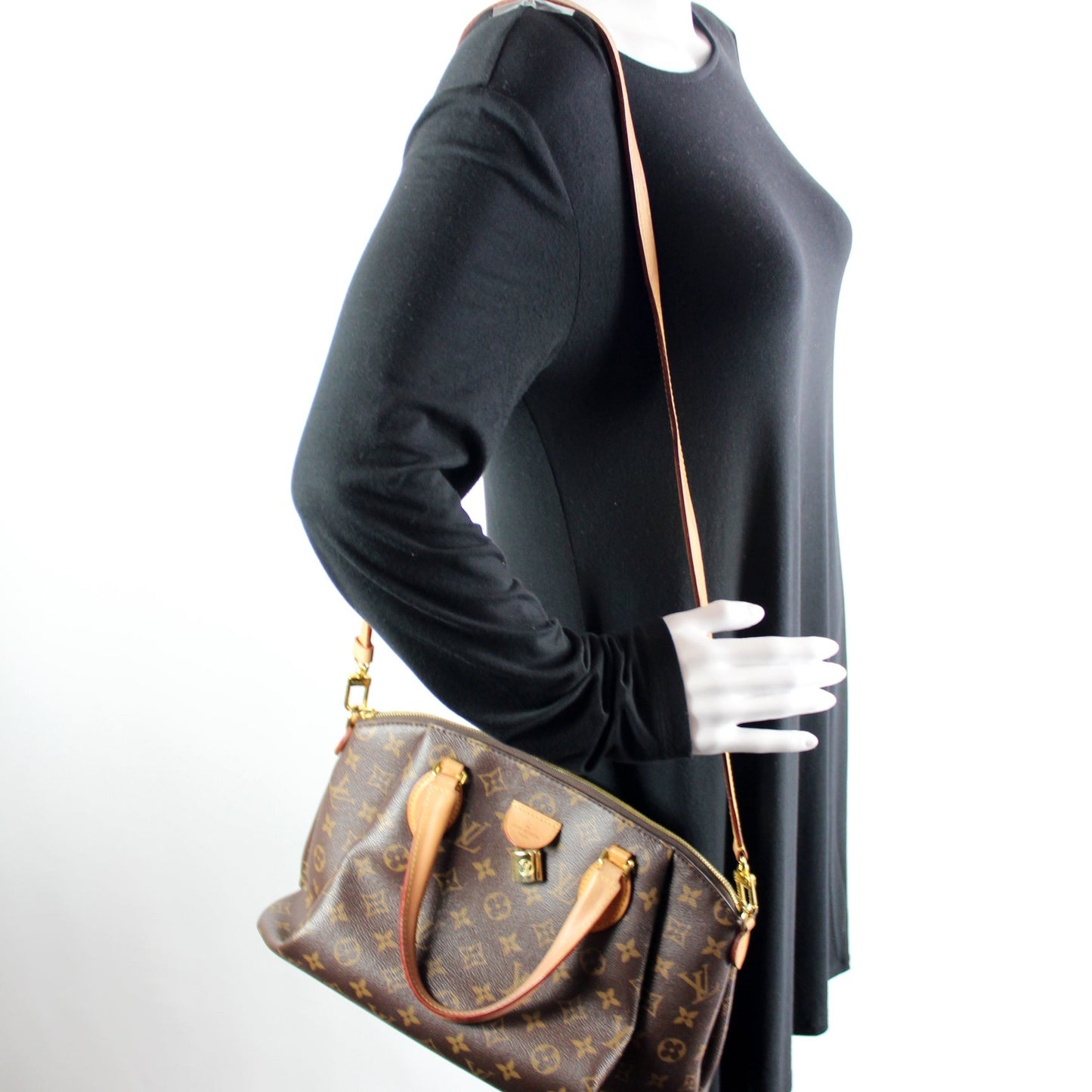 Rivoli NM MM Monogram