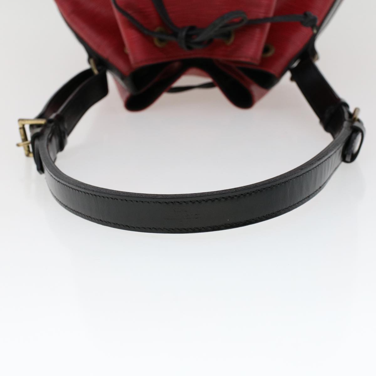 Louis Vuitton Noé Leather Shoulder Bag ()