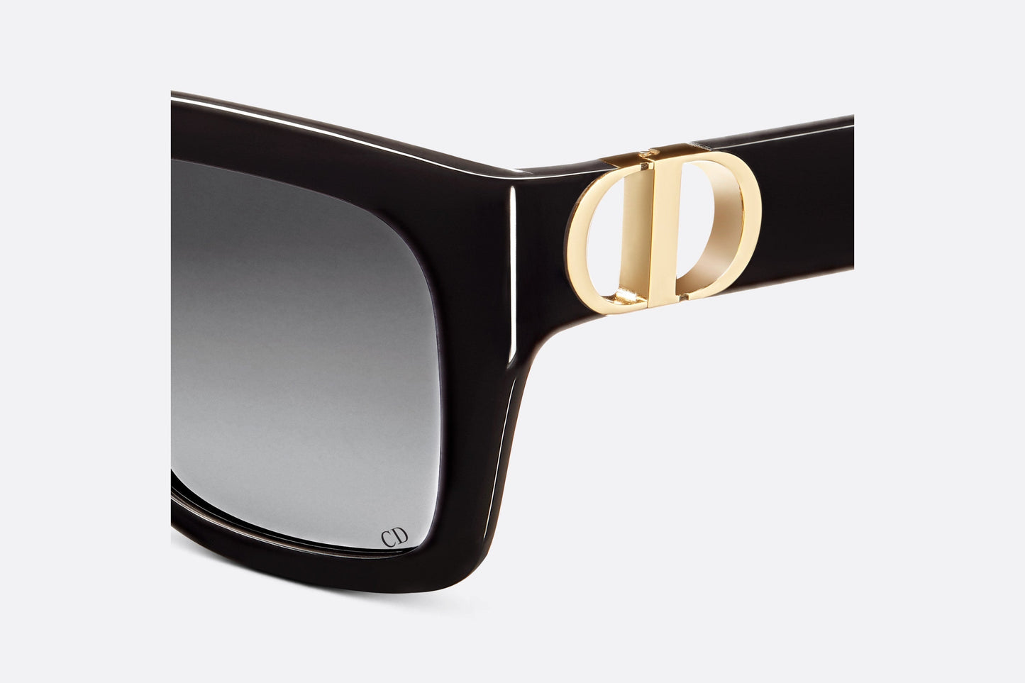 30Montaigne S8U • Black Square Sunglasses