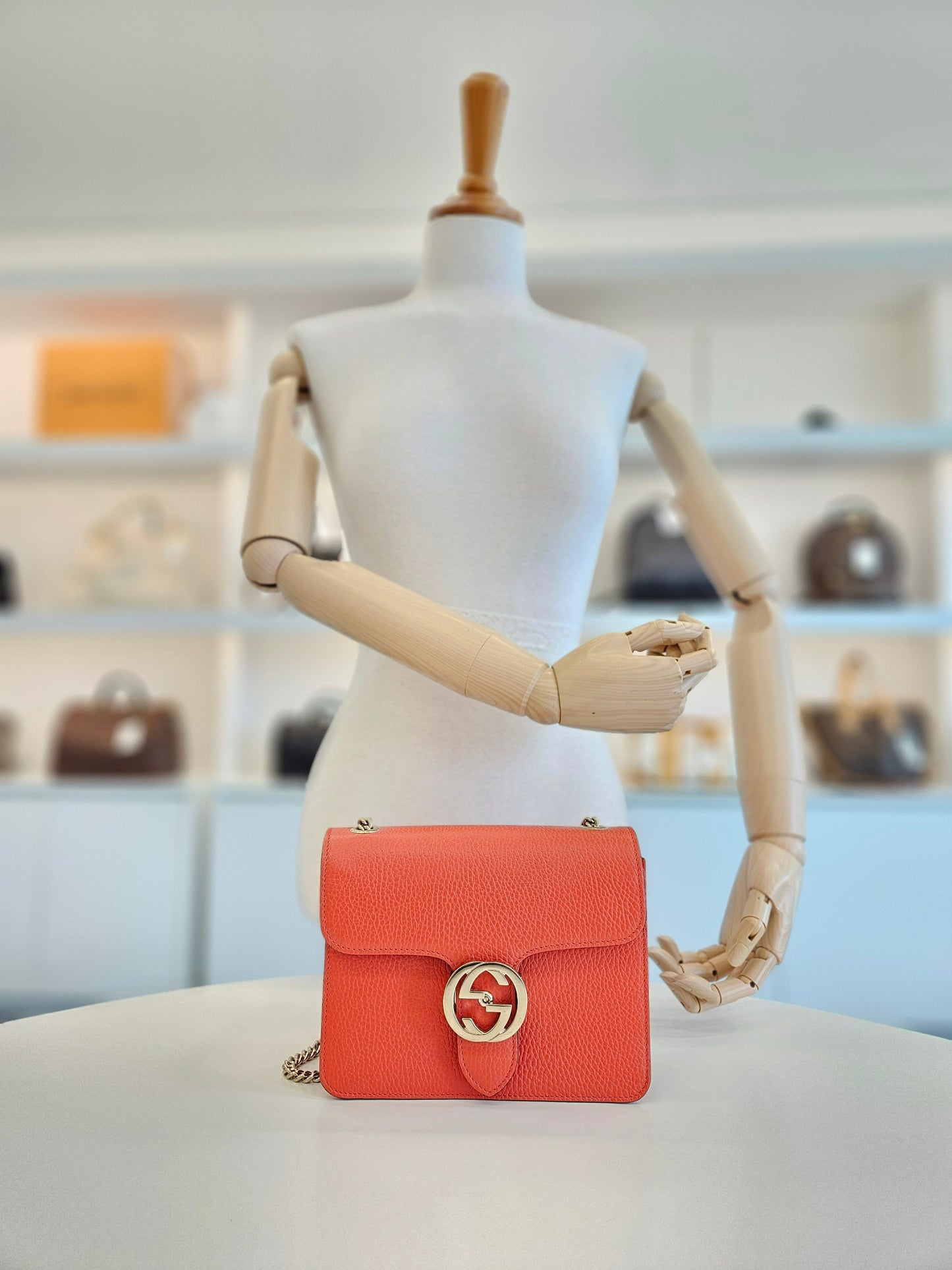 Gucci Interlocking Chain Small Shoulder and Crossbody Bag 138569301