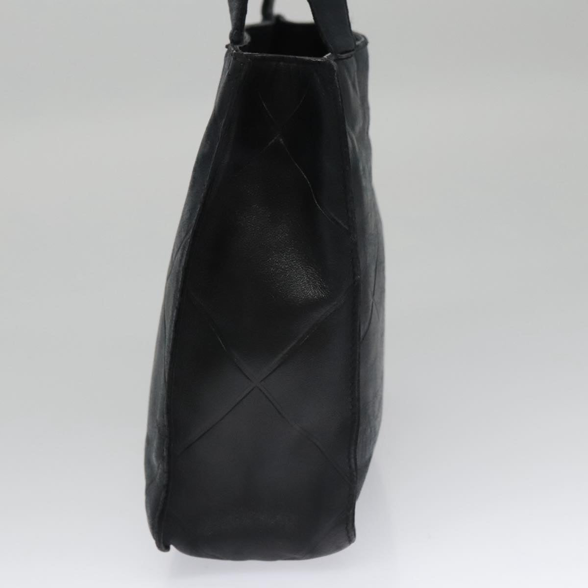 Chanel Black Leather Handbag ()