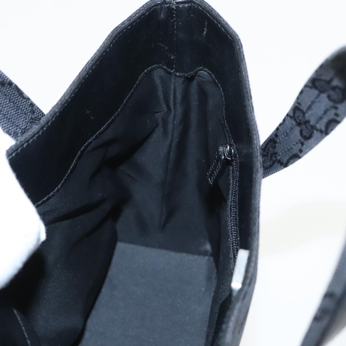 Gucci Black Canvas Handbag ()