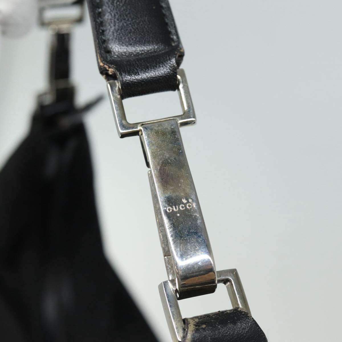 Gucci -- Black Synthetic Shoulder Bag ()