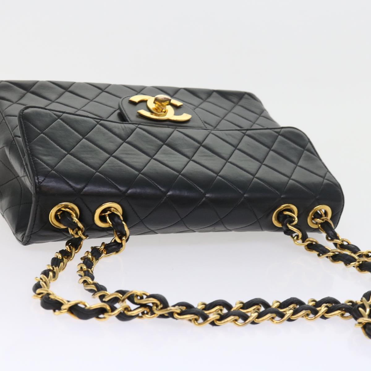 Chanel Black Leather Shoulder Bag ()