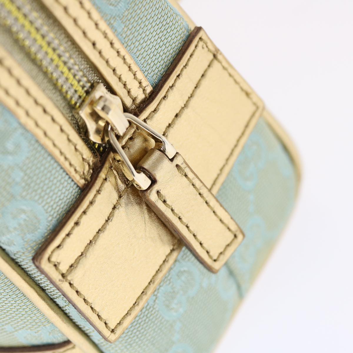 Gucci -- Blue Canvas Handbag ()