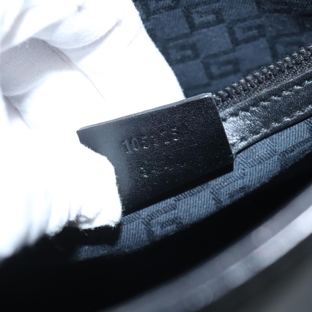 Gucci Black Leather Shoulder Bag ()