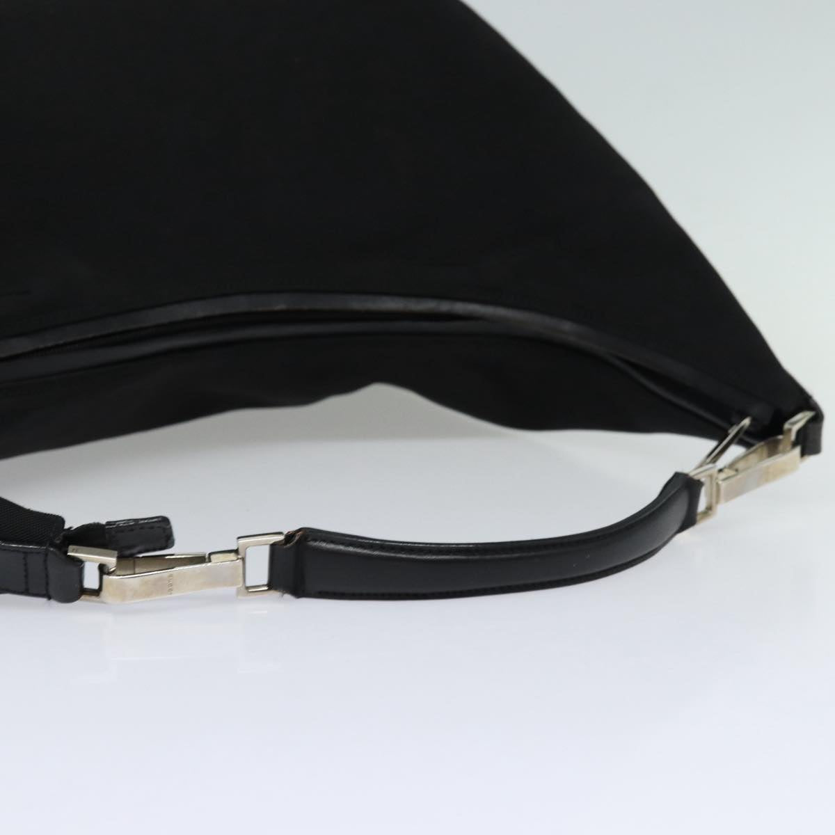 Gucci -- Black Synthetic Shoulder Bag ()