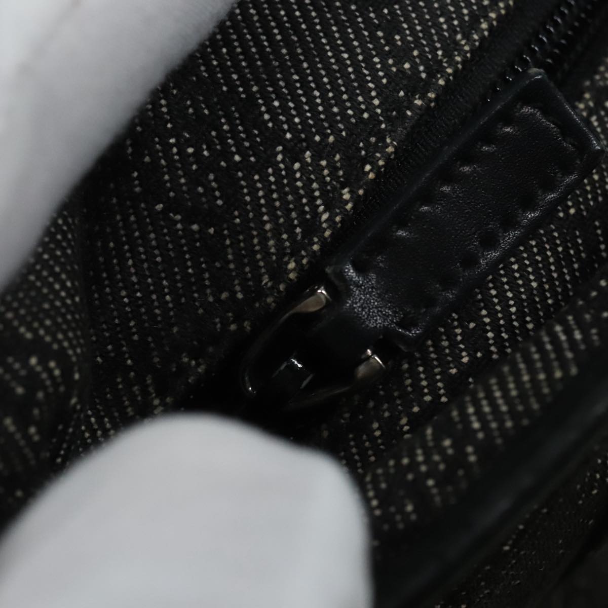 Gucci Black Canvas Shoulder Bag ()