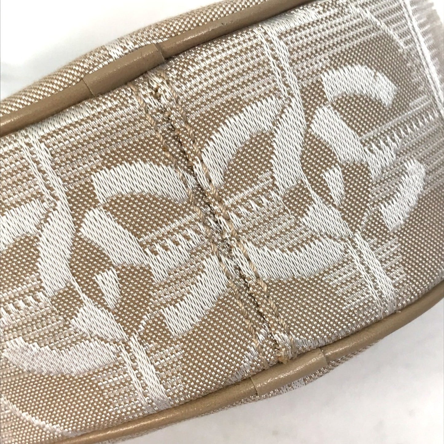 Chanel Beige Cloth Pouch ()