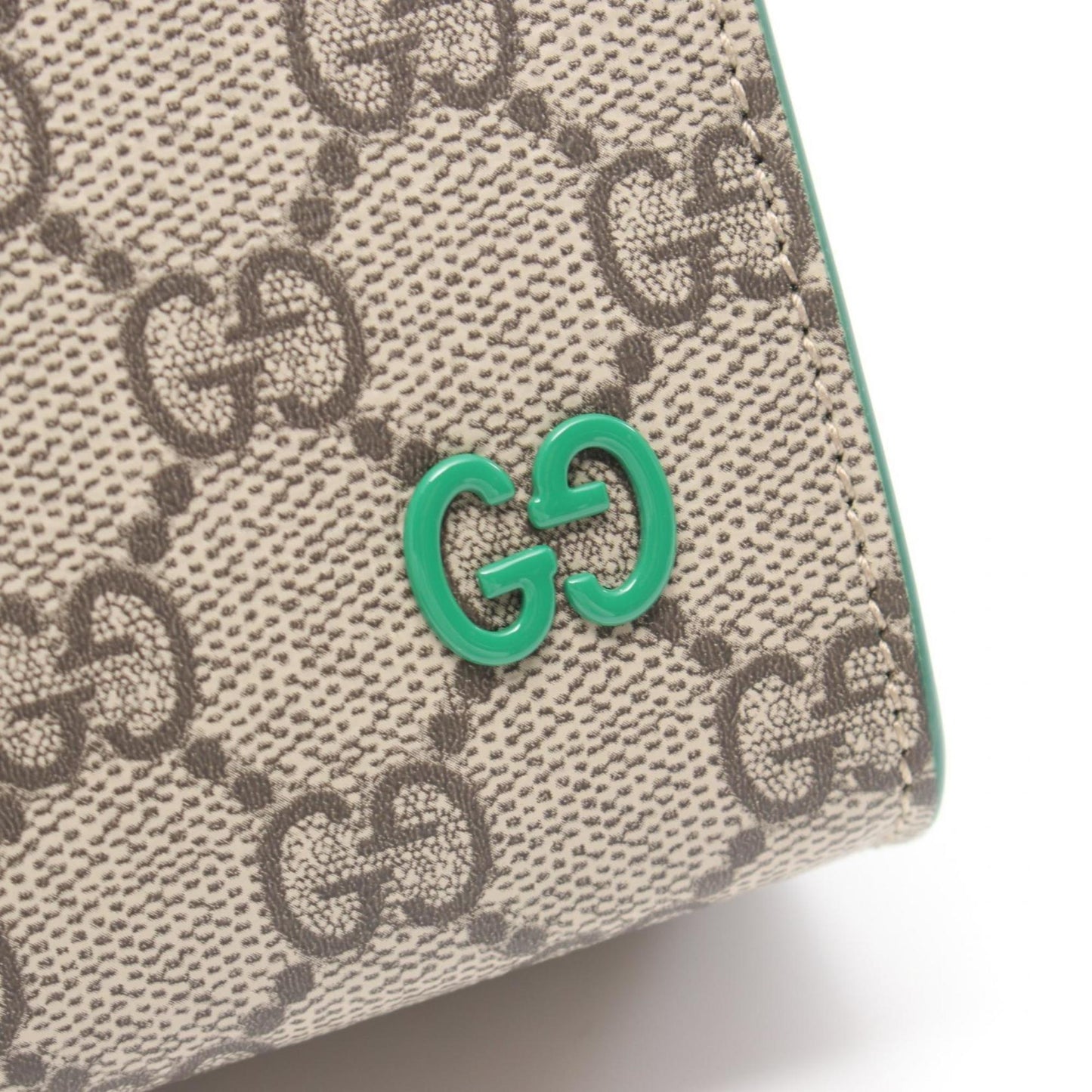 Gucci Beige Green Pvc Leather Clutch Bag ()