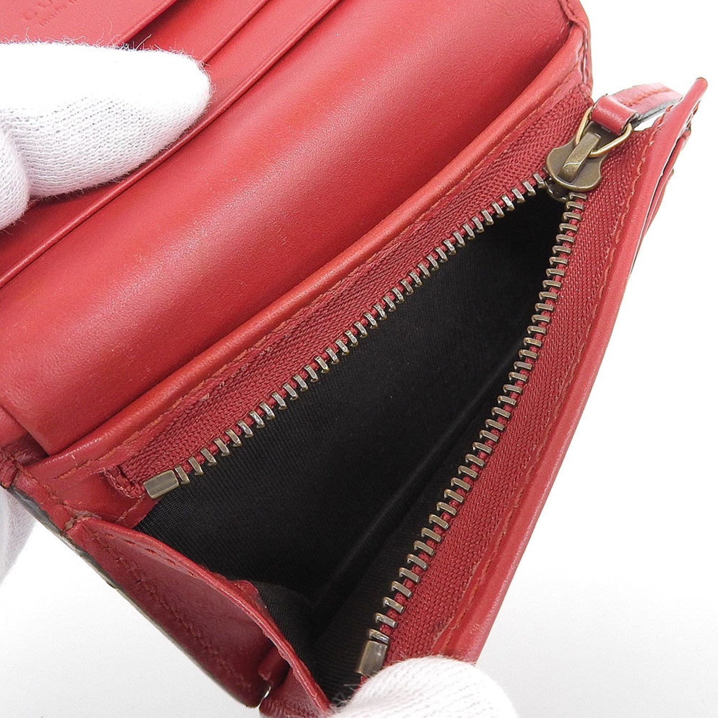 Gucci Red Color Wallet (Bi-Fold) ()