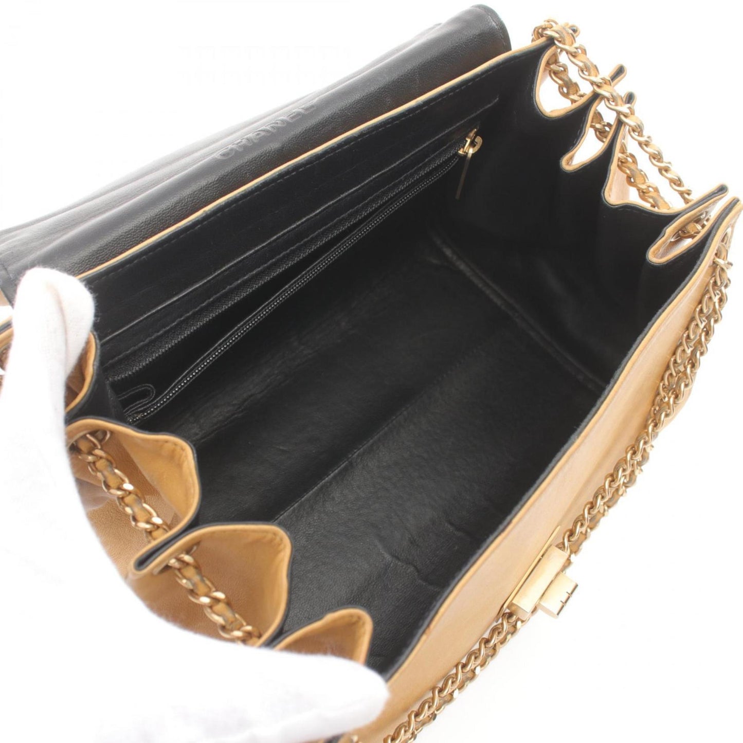 Chanel Beige Leather Shoulder Bag ()