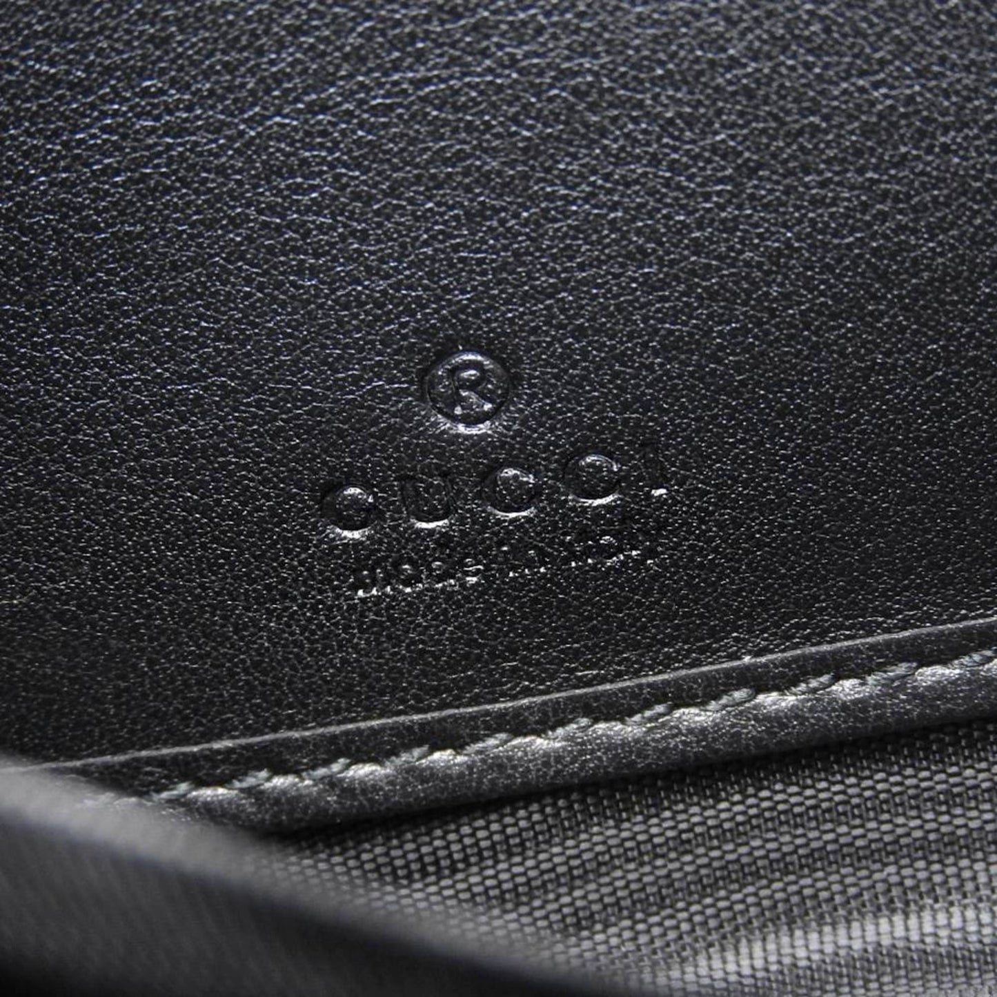 Gucci Black Leather Long Wallet (Bi-Fold) ()