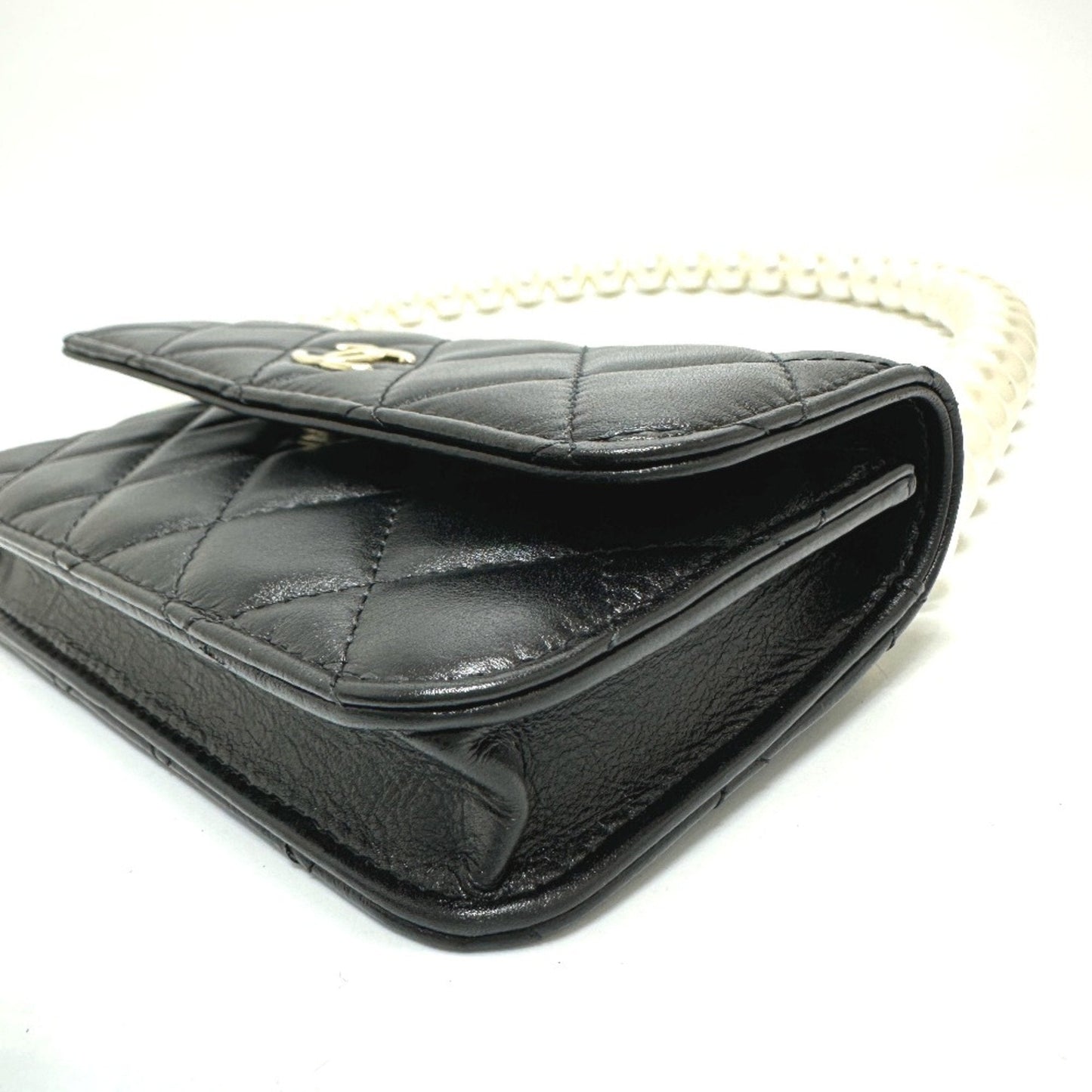 Chanel Black Leather Shoulder Bag ()