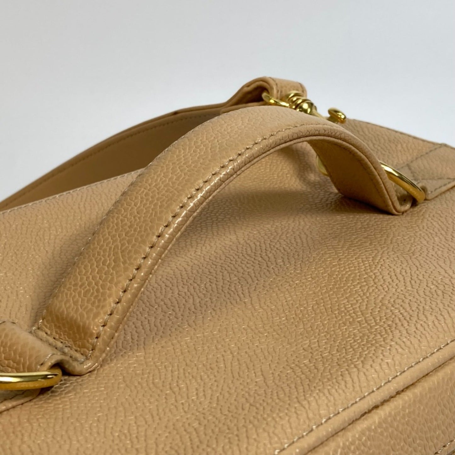 Chanel Beige Leather Shoulder Bag ()