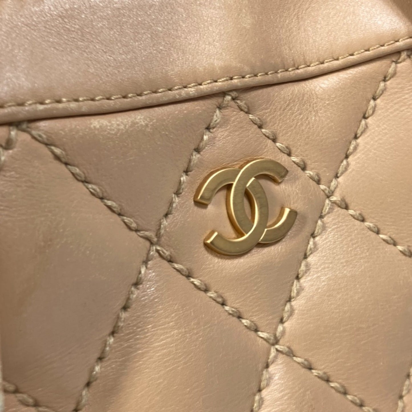 Chanel Beige Leather Handbag ()