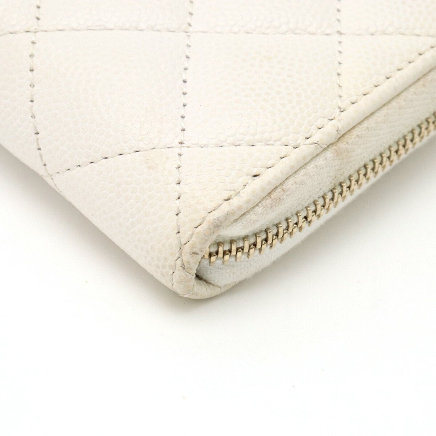 Chanel White Grained Calfskin Long Wallet (Bi-Fold) ()