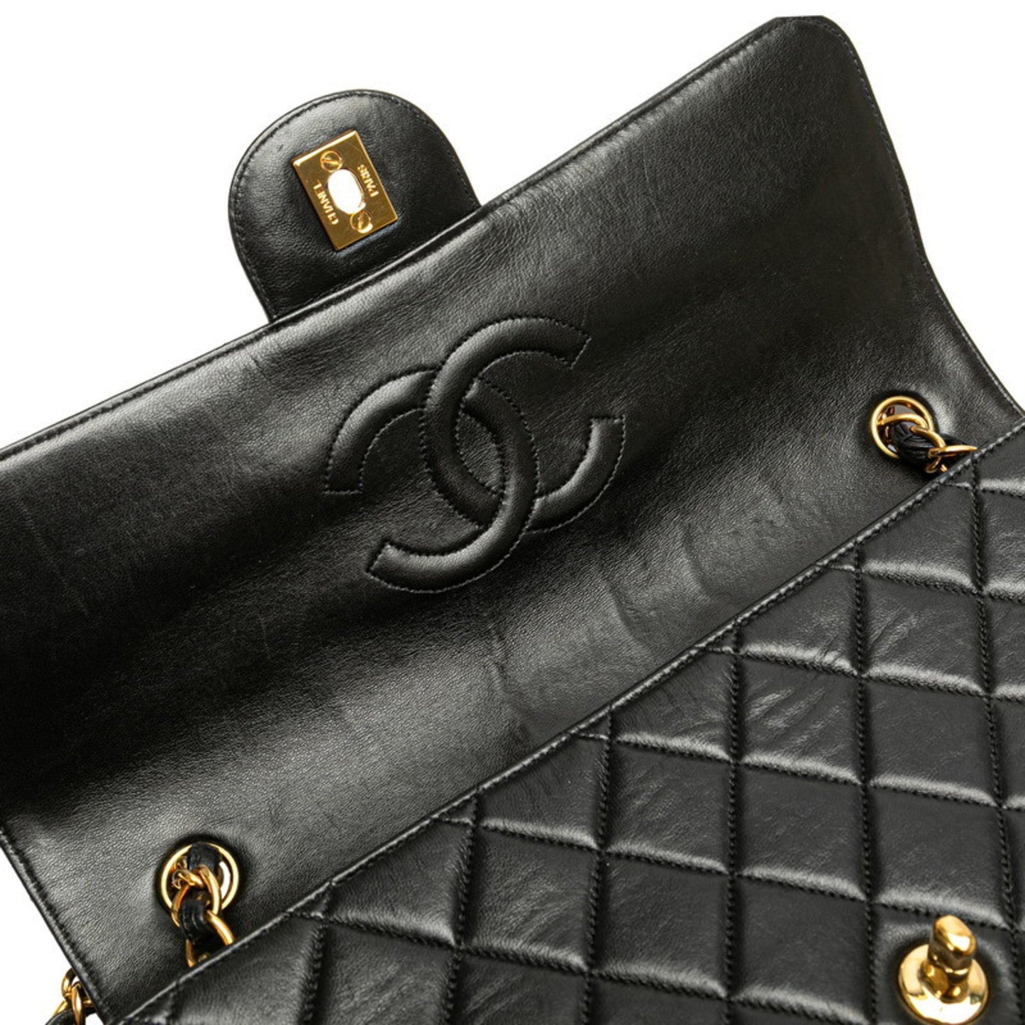Chanel Black Leather Shoulder Bag ()