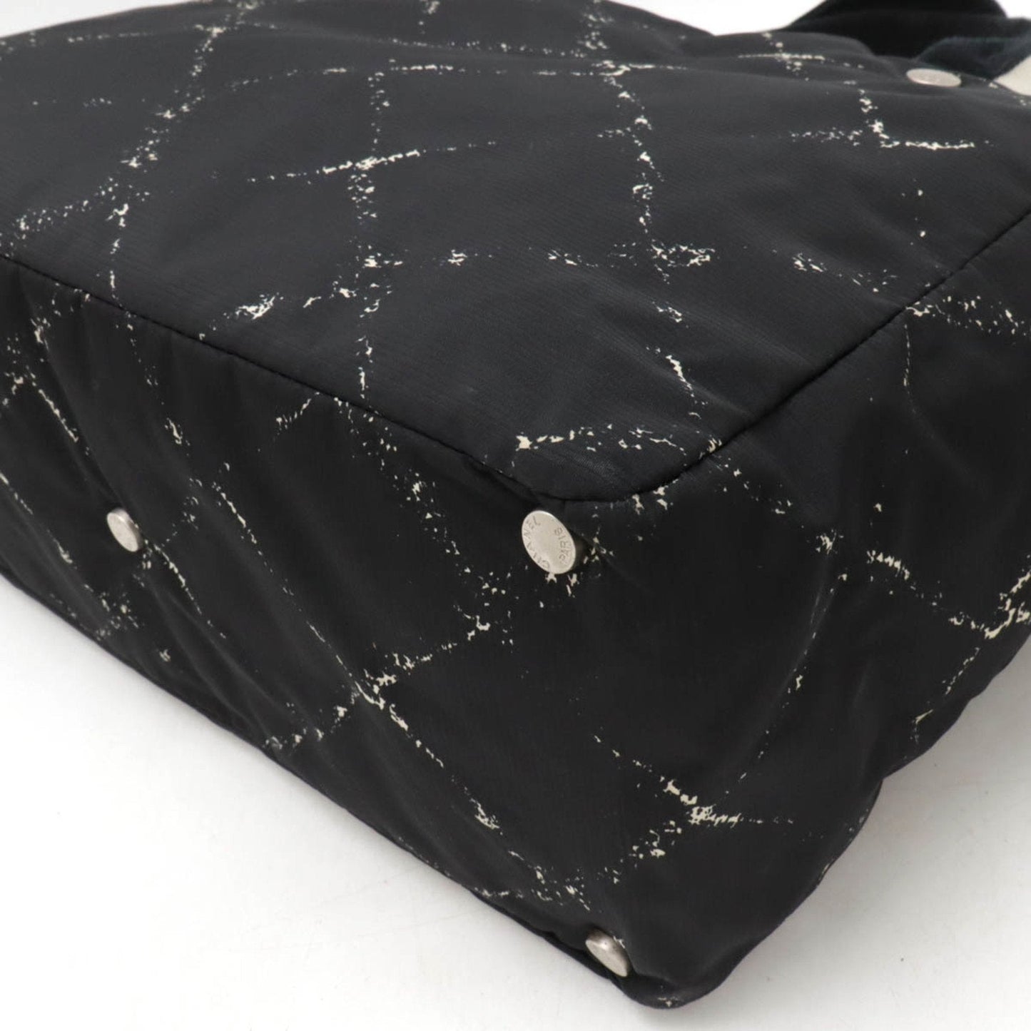 Chanel Black Red Color Nylon Shoulder Bag Tote Bag ()