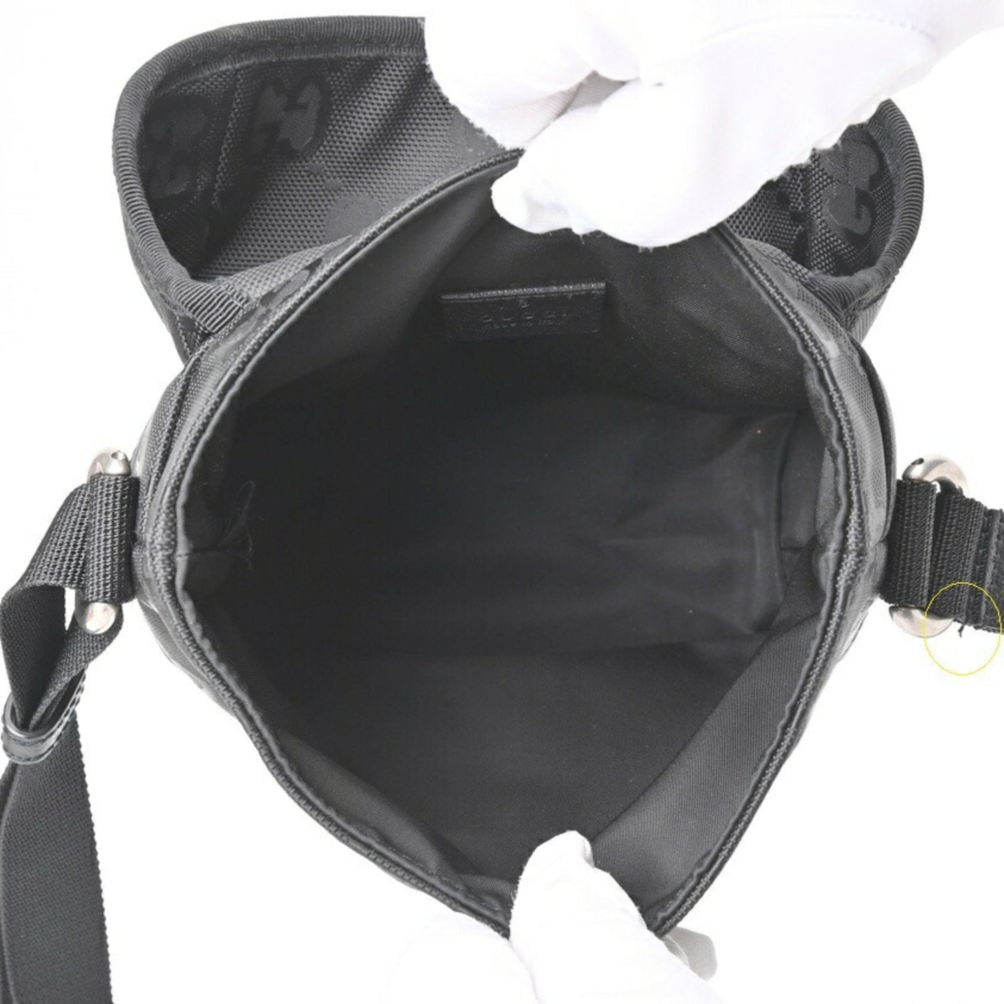 Gucci Black Canvas Shoulder Bag ()