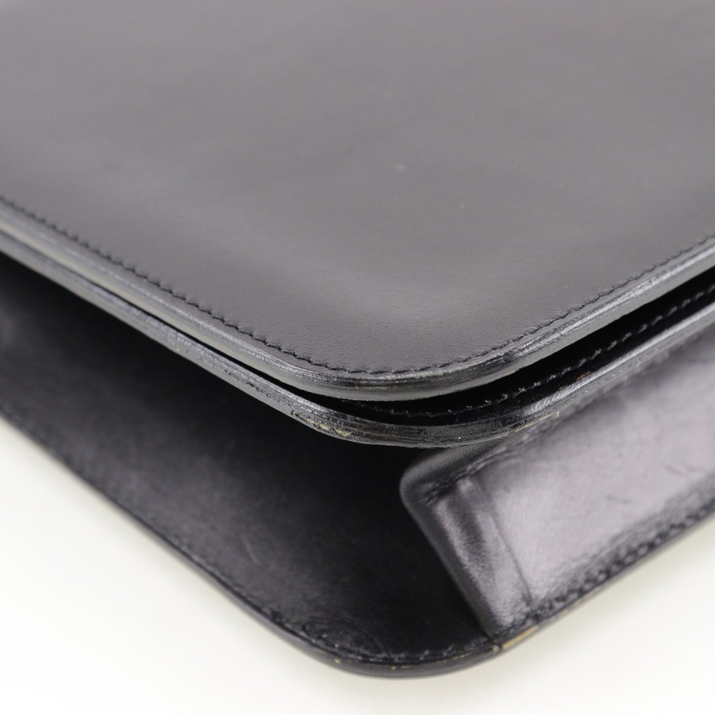 Chanel Black Leather Shoulder Bag ()