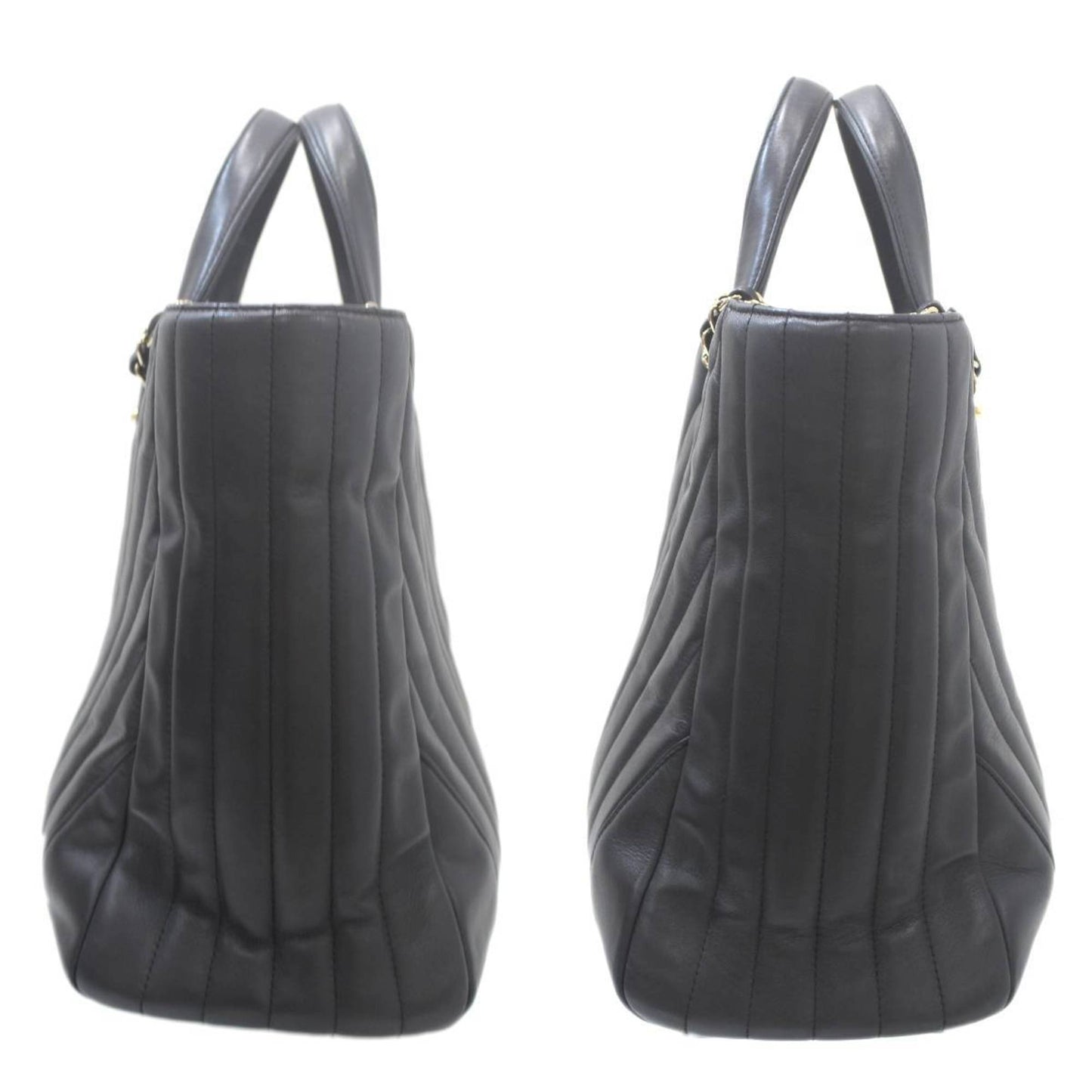 Chanel Black Leather Handbag ()