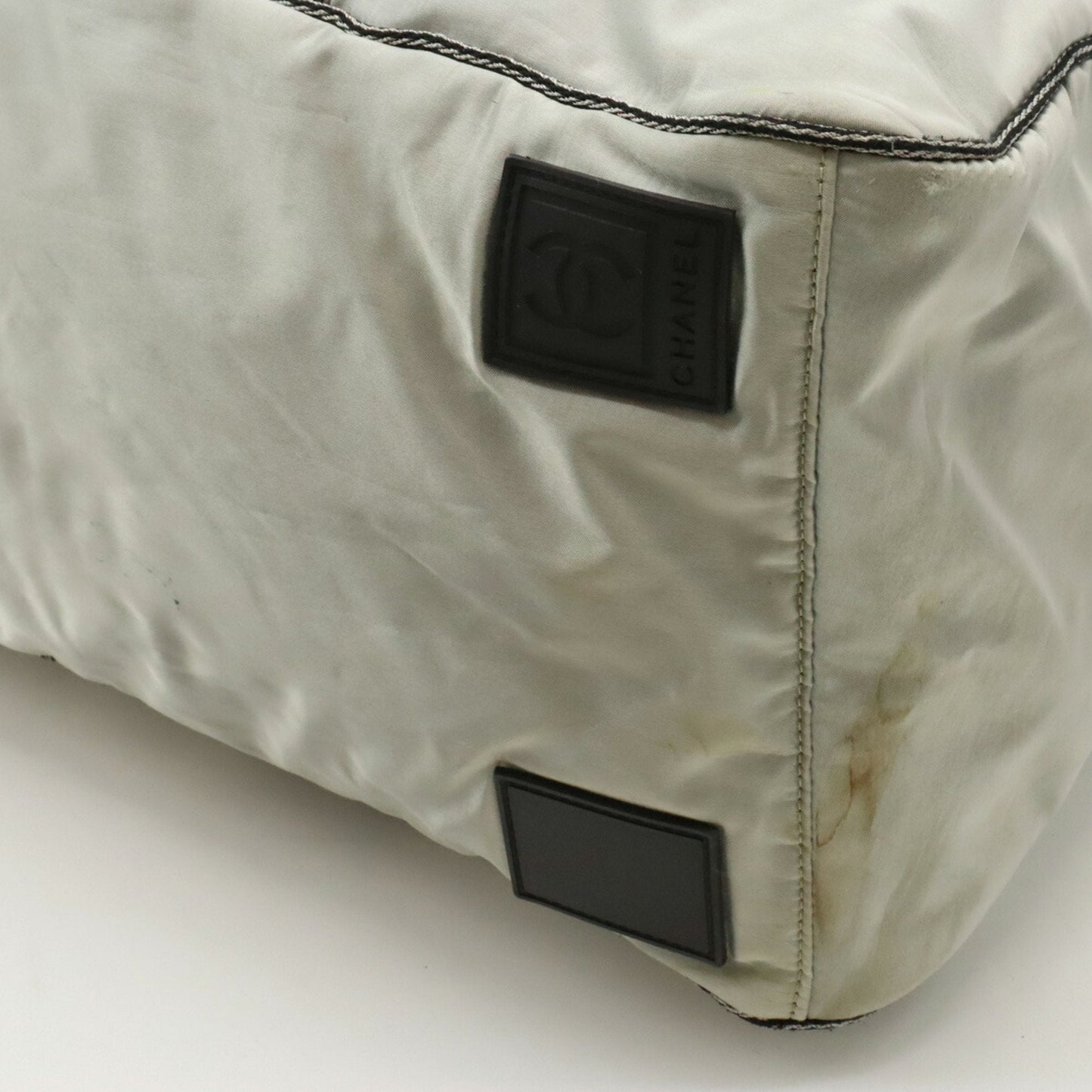 Chanel Black Silver Nylon Shoulder Bag ()