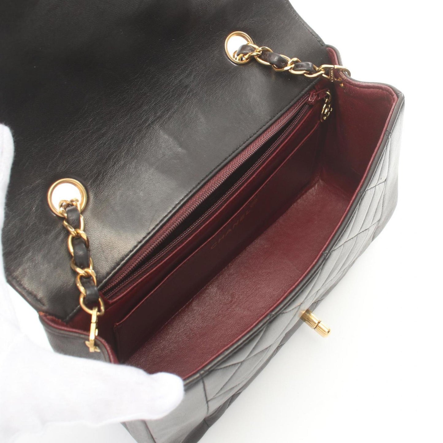 Chanel Black Leather Shoulder Bag ()