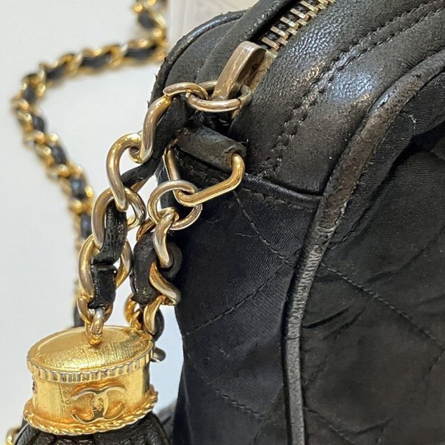 Chanel Black Satin Leather Shoulder Bag ()