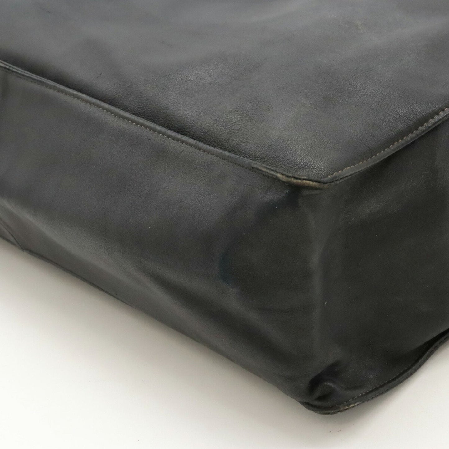 Chanel Black Leather Shoulder Bag Tote Bag ()