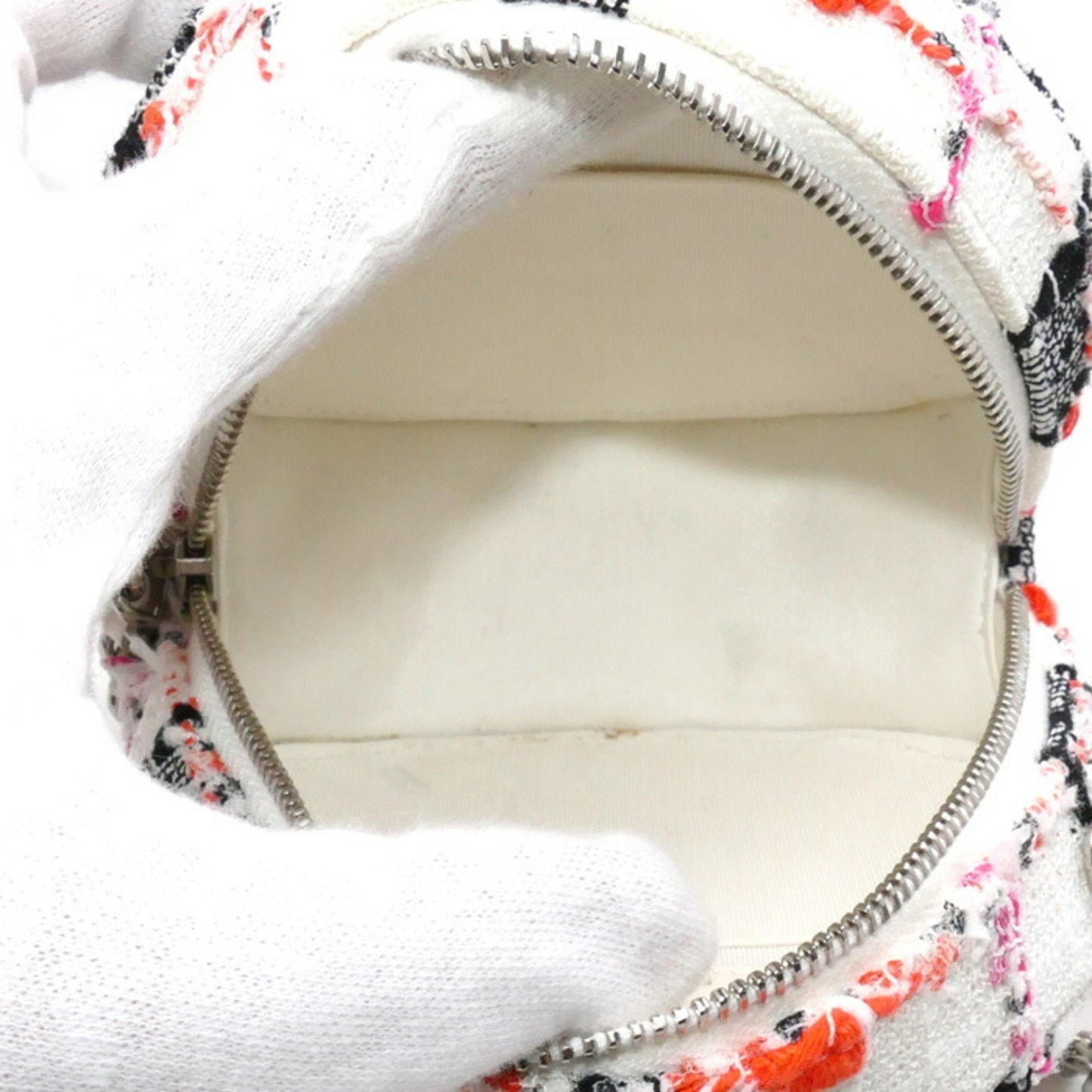 Chanel White Tweed Shoulder Bag ()