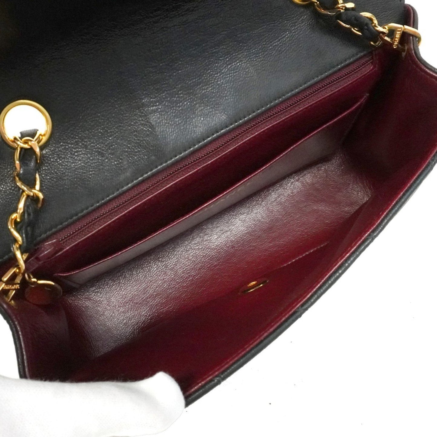 Chanel Black Leather Shoulder Bag ()