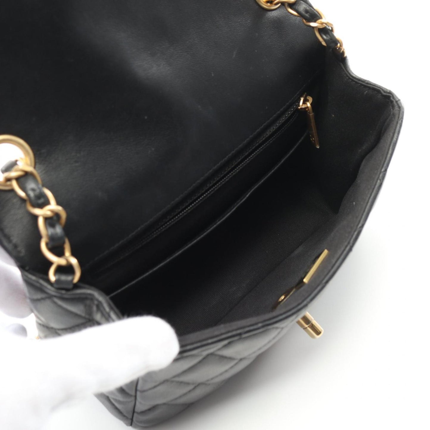 Chanel Black Leather Shoulder Bag ()