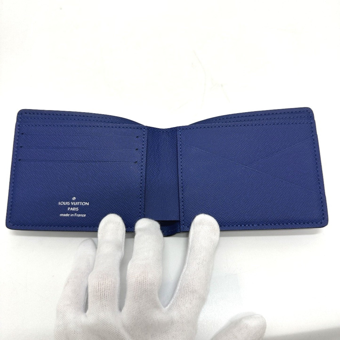 Louis Vuitton Blue Leather Wallet (Bi-Fold) ()