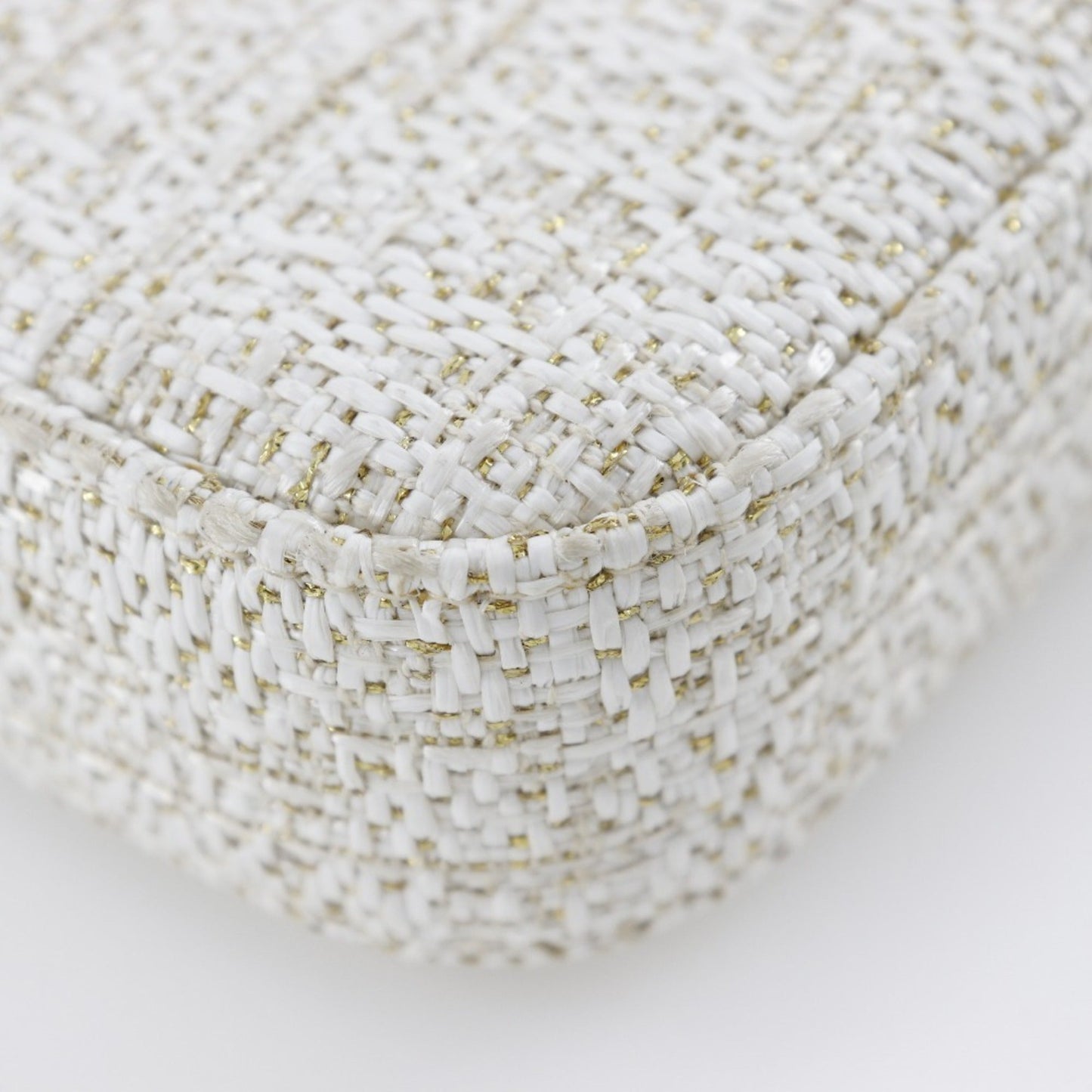 Chanel White Tweed Shoulder Bag ()