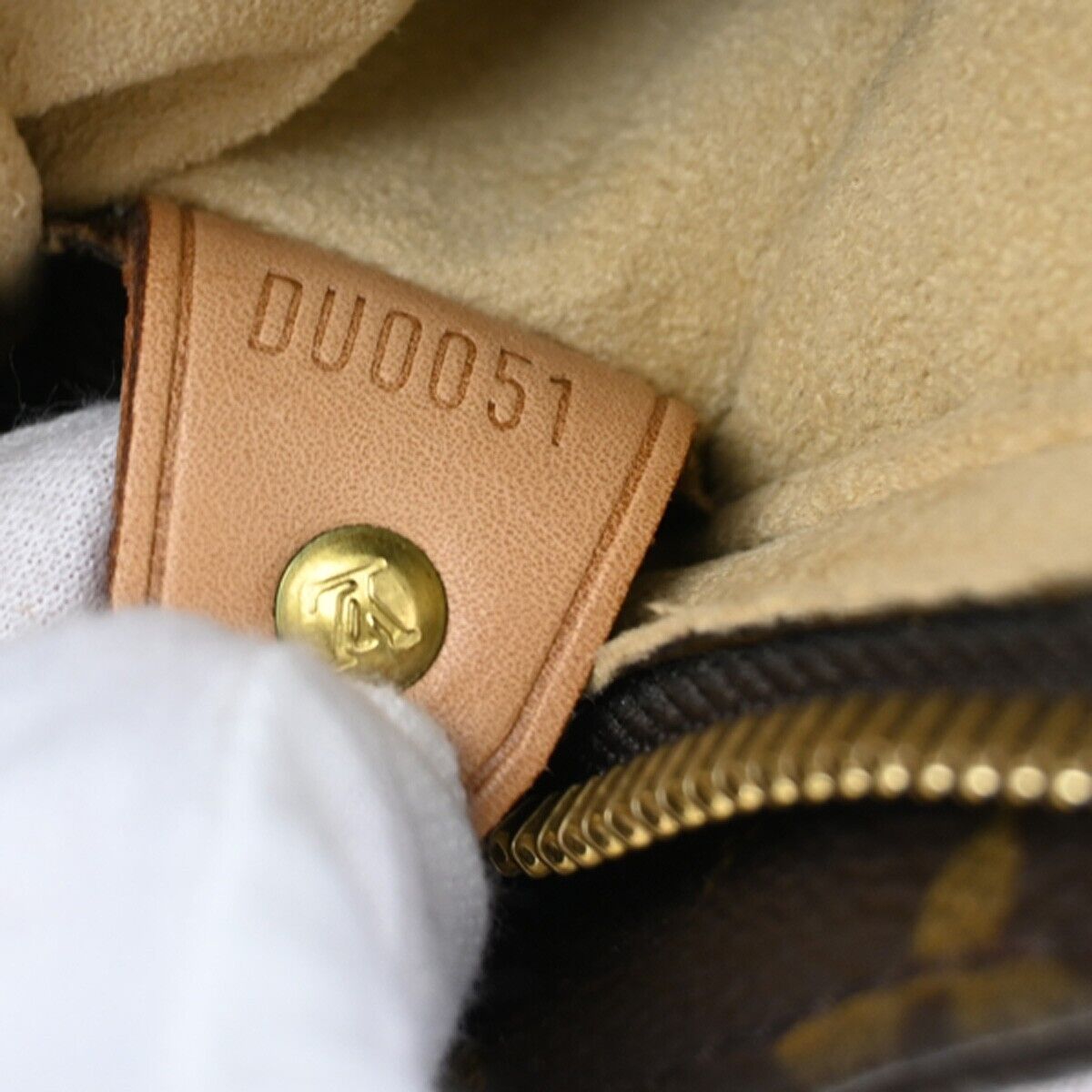 Louis Vuitton Looping Gm Canvas Shoulder Bag ()